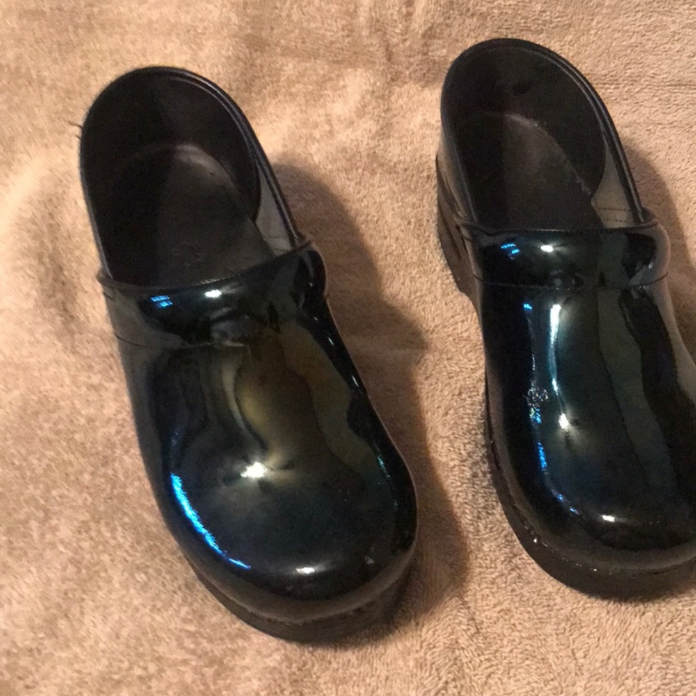 Black shimmer dansko
